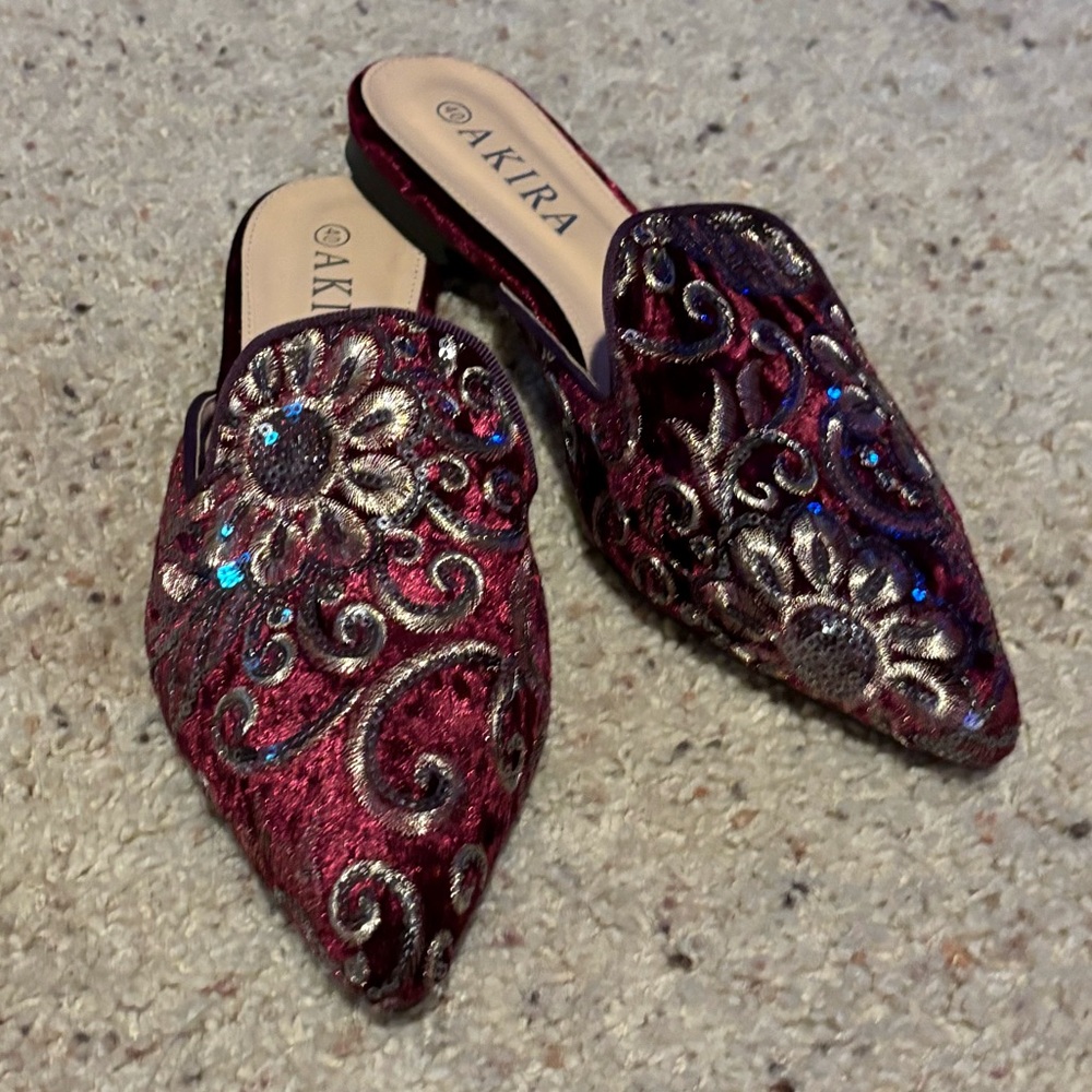 Akira embroidered velvet flats